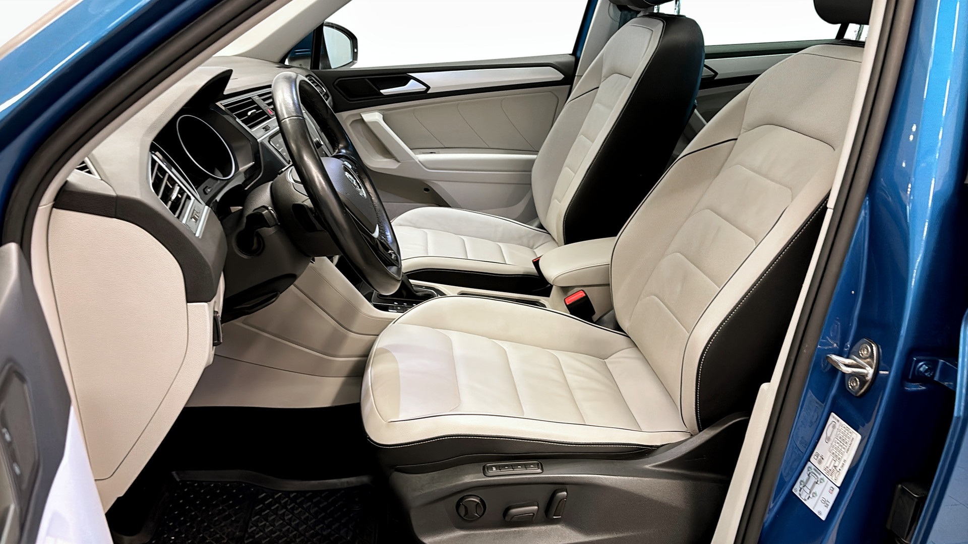 Volkswagen Tiguan DGK33B