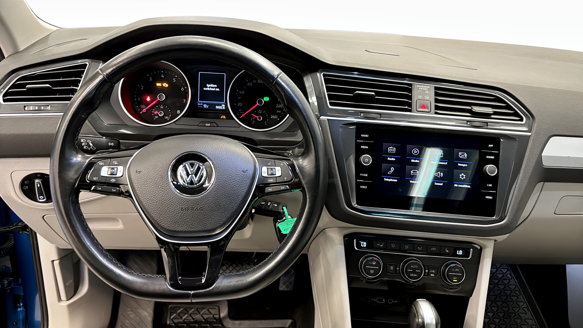 Volkswagen Tiguan DGK33B
