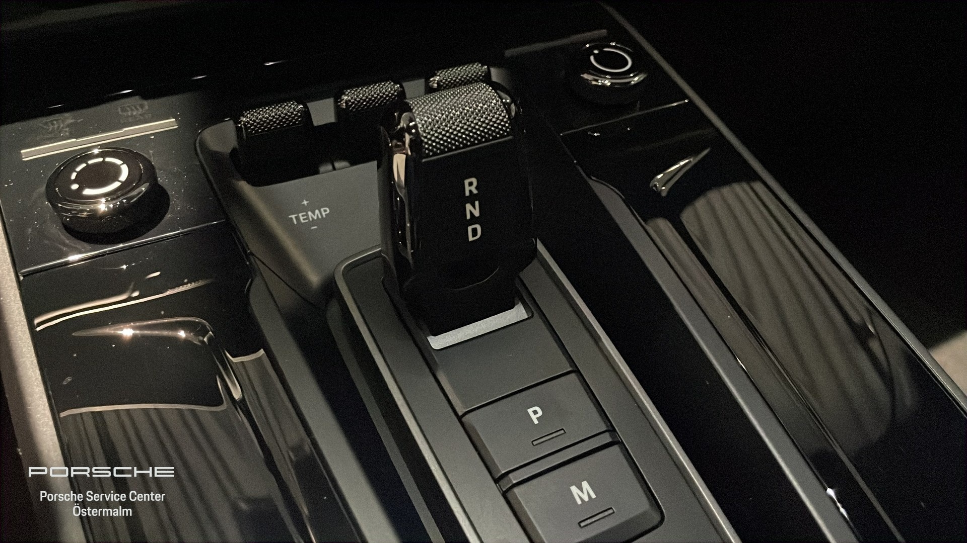 Porsche 911 Carrera DGM34R