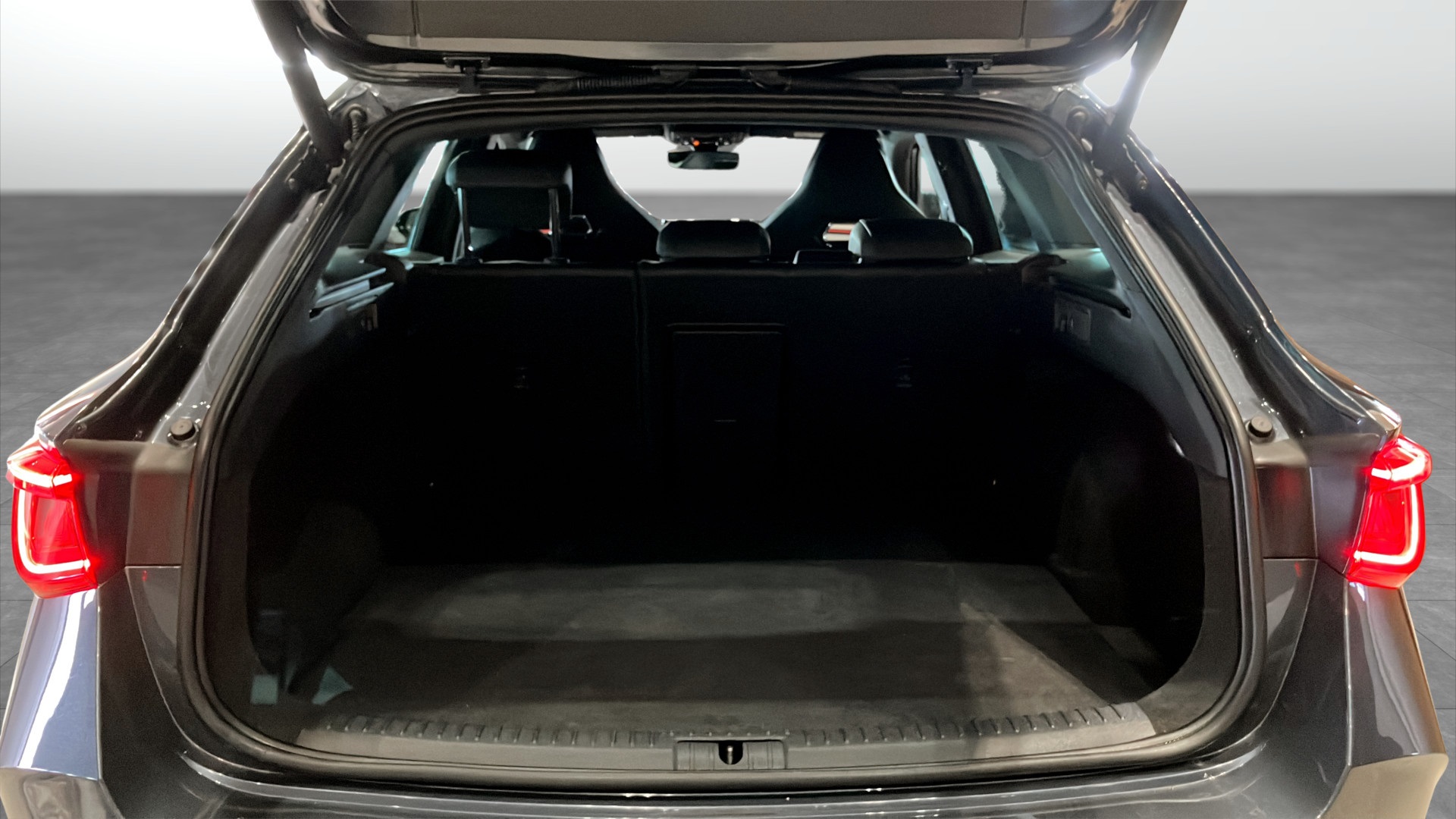 CUPRA Leon Sportstourer DGW13B
