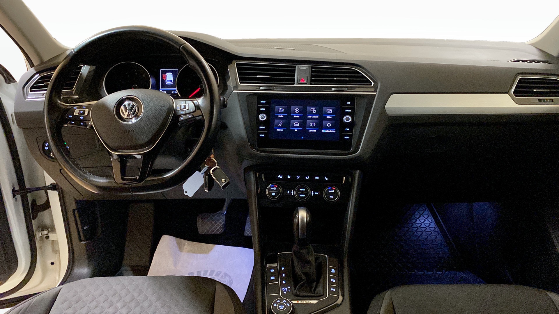 Volkswagen Tiguan DHE64Y