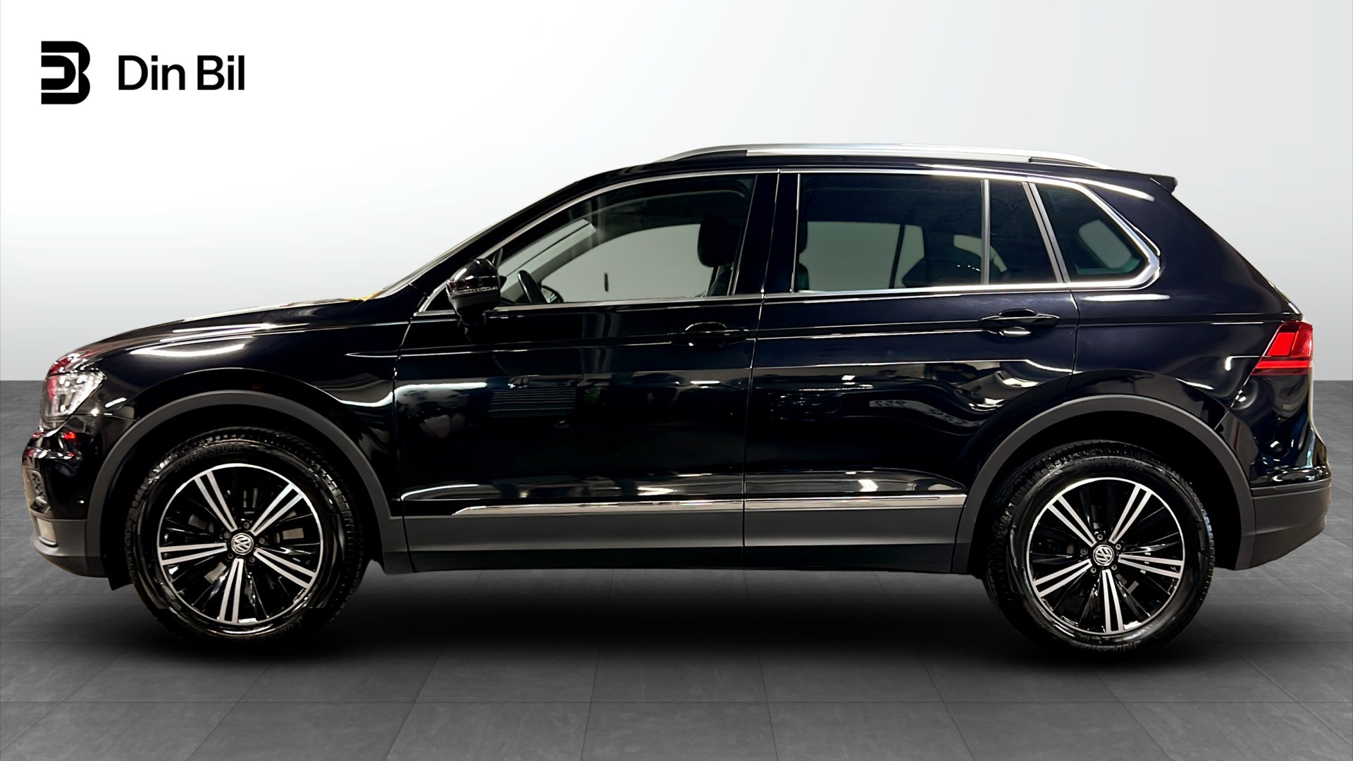 Volkswagen Tiguan DHH64Y