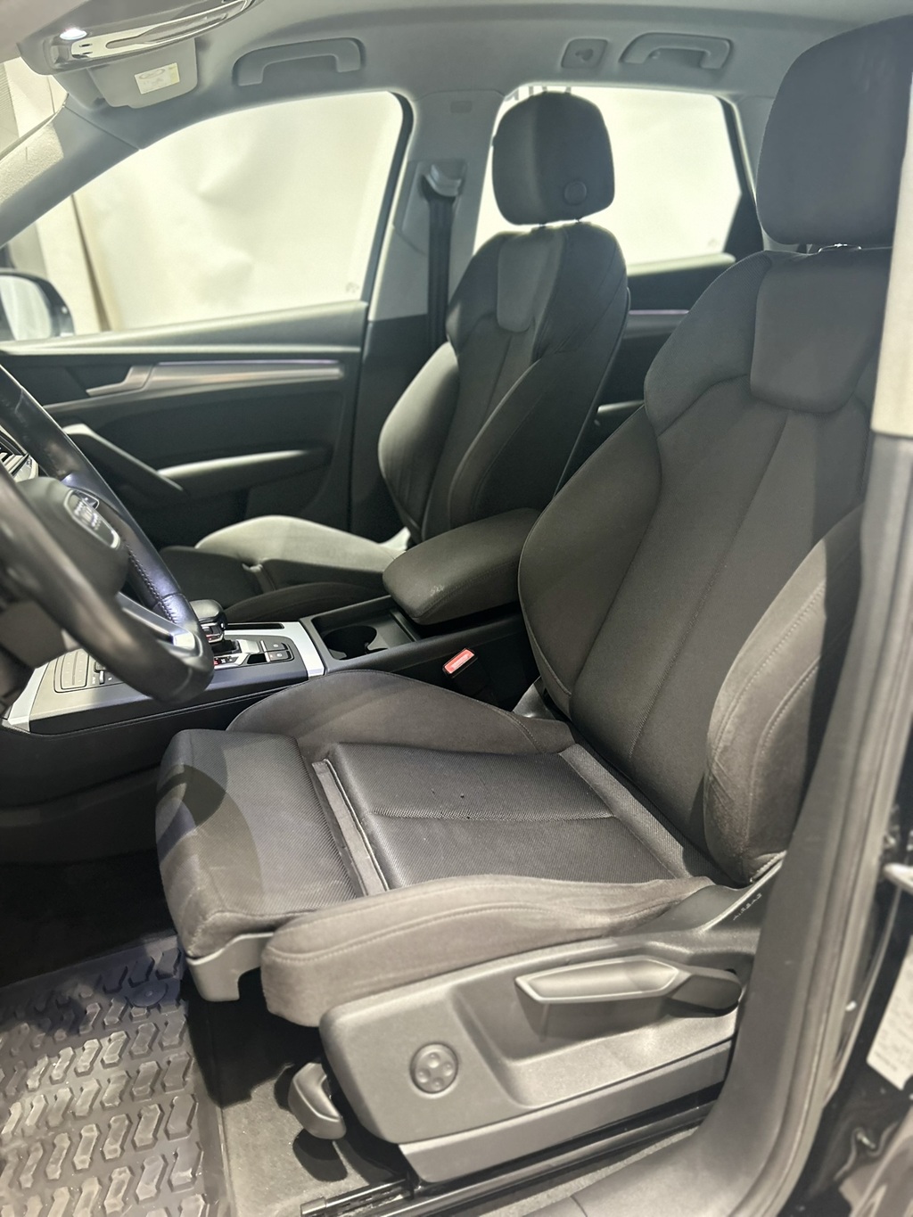 Audi Q5 DHN95H