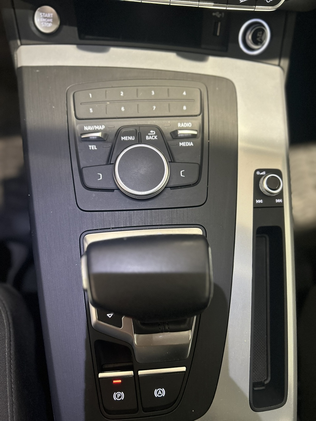 Audi Q5 DHN95H
