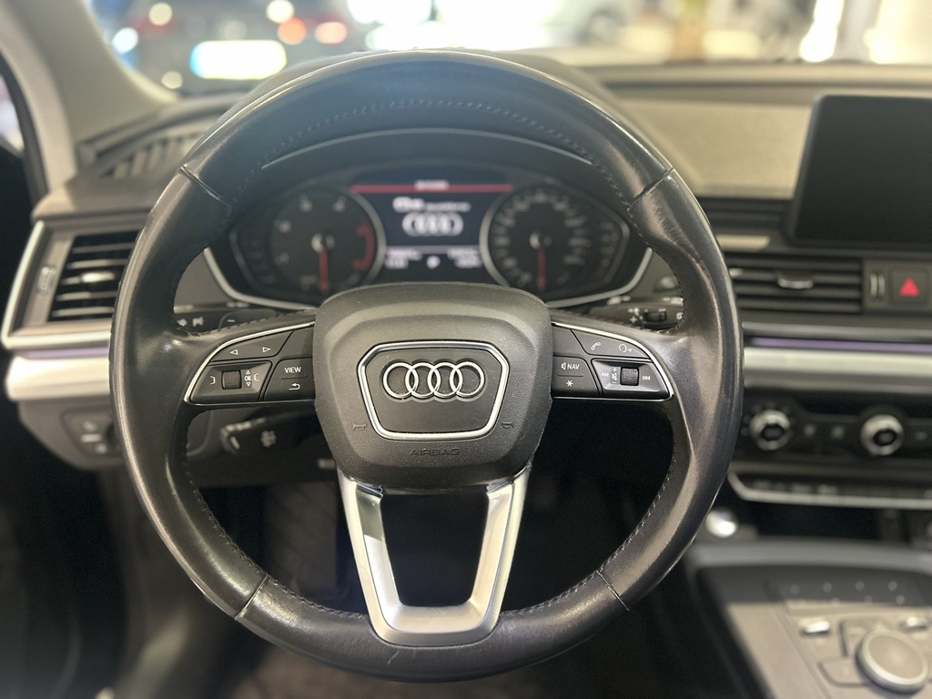 Audi Q5 DHN95H