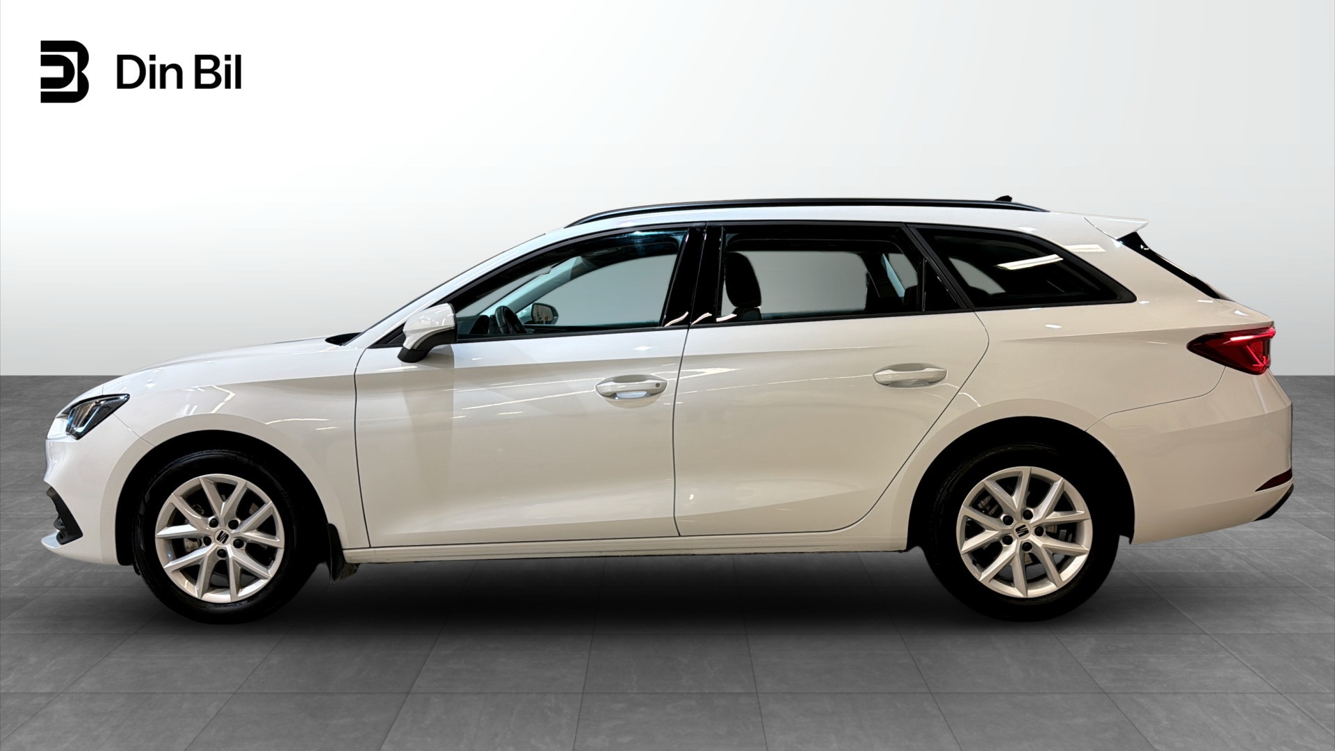 SEAT Leon Sportstourer DJB03F