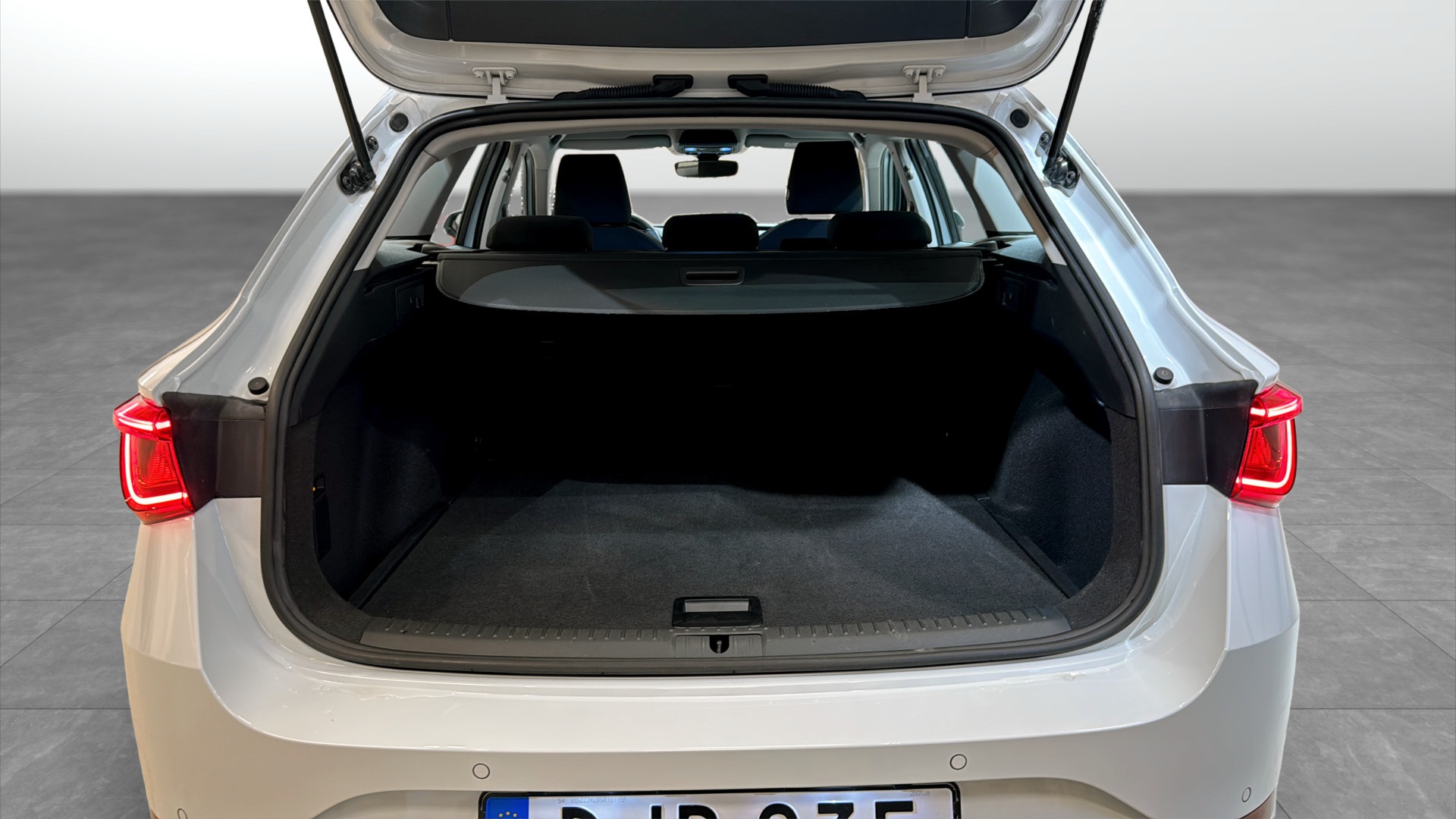 SEAT Leon Sportstourer DJB03F