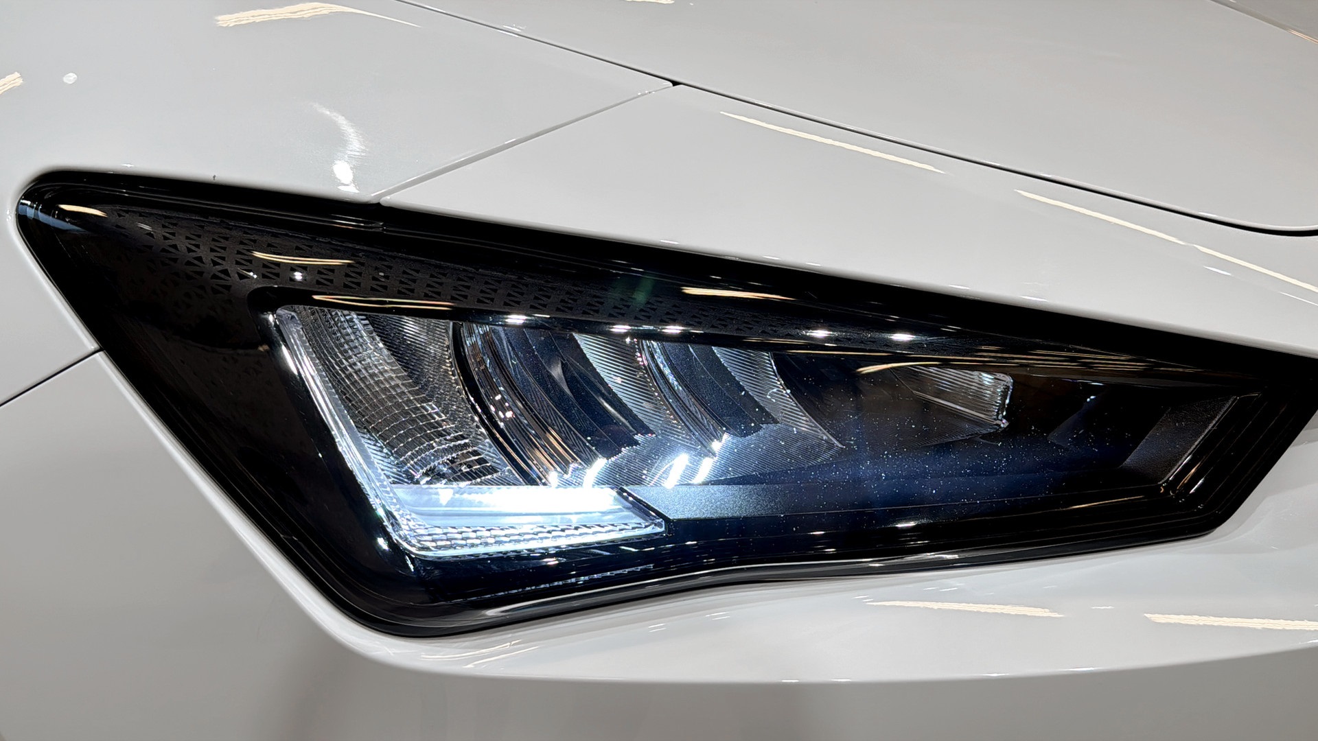 SEAT Leon Sportstourer DJB03F