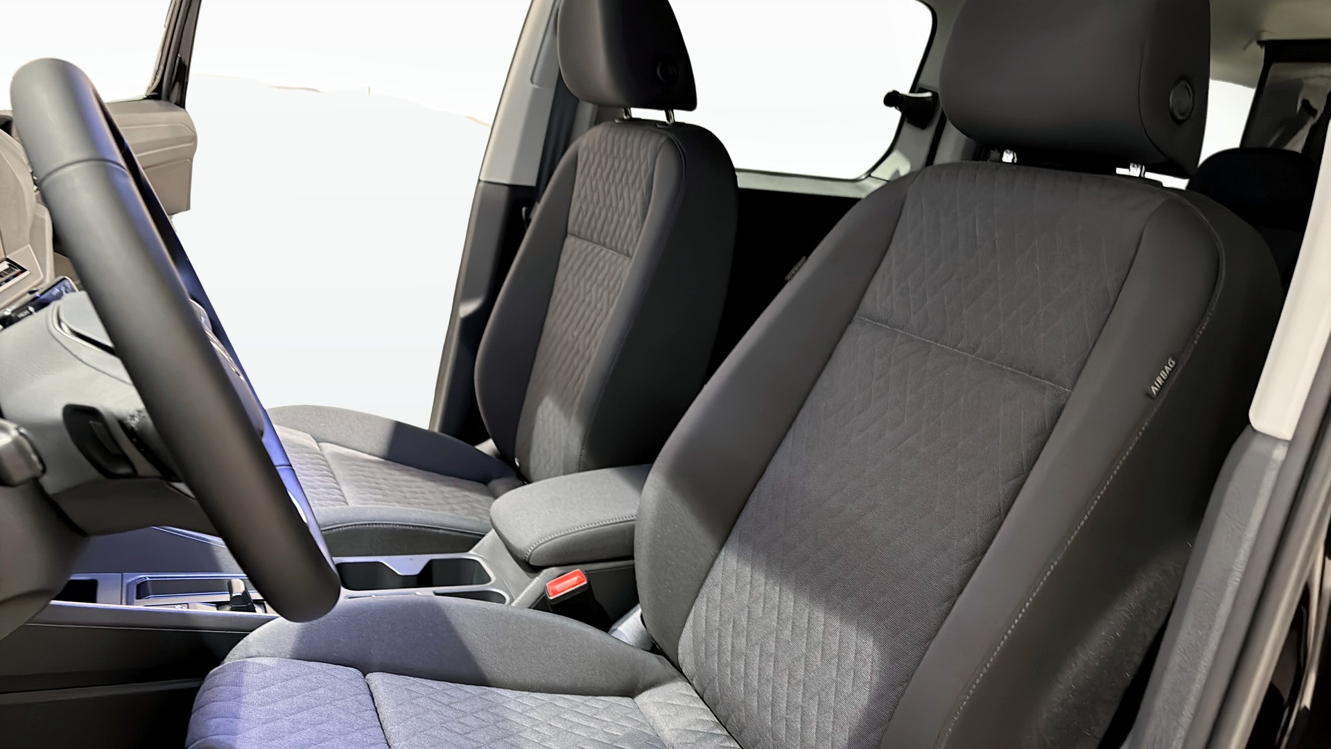 Volkswagen Caddy DJB42F