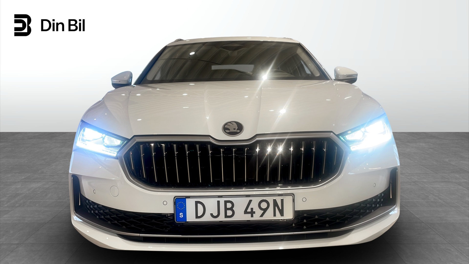 Skoda Superb Combi DJB49N
