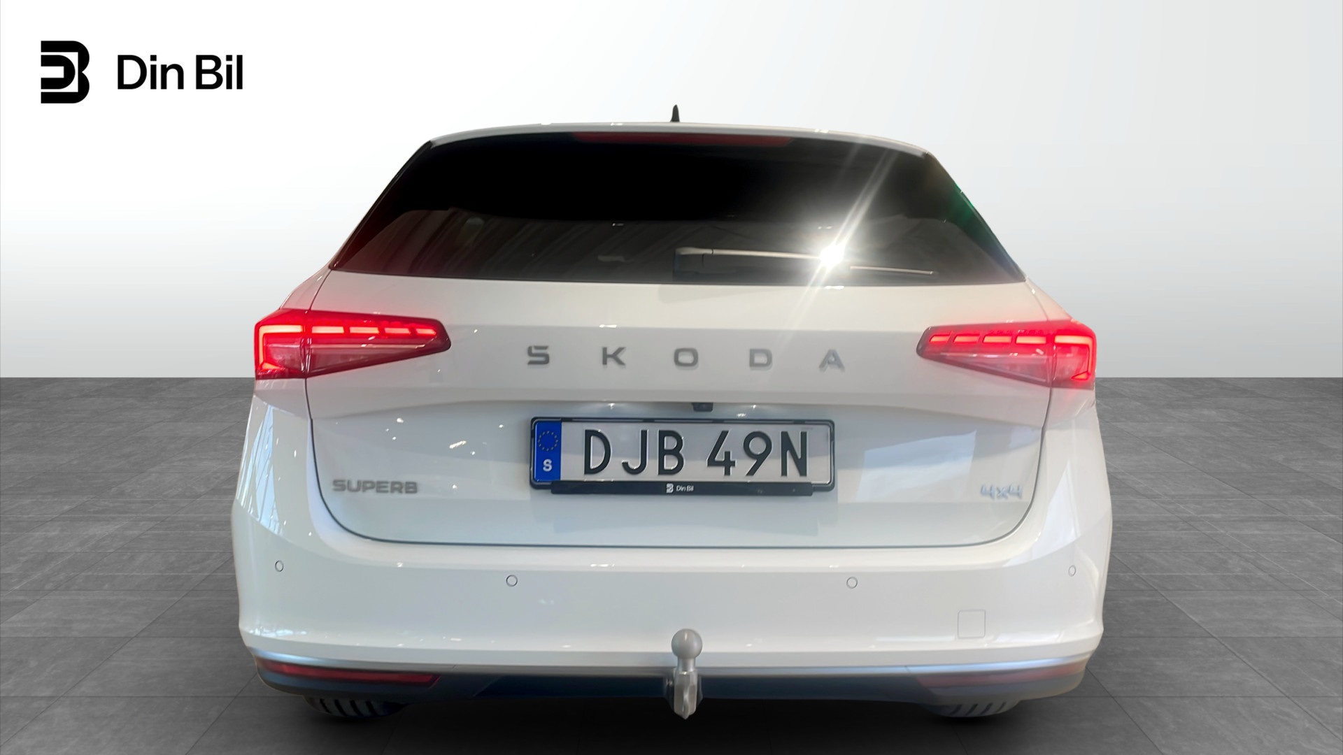 Skoda Superb Combi DJB49N