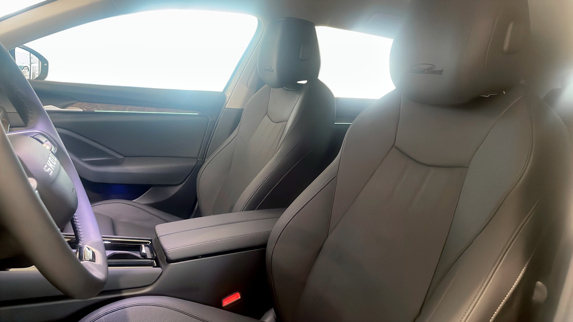 Skoda Superb Combi DJB49N