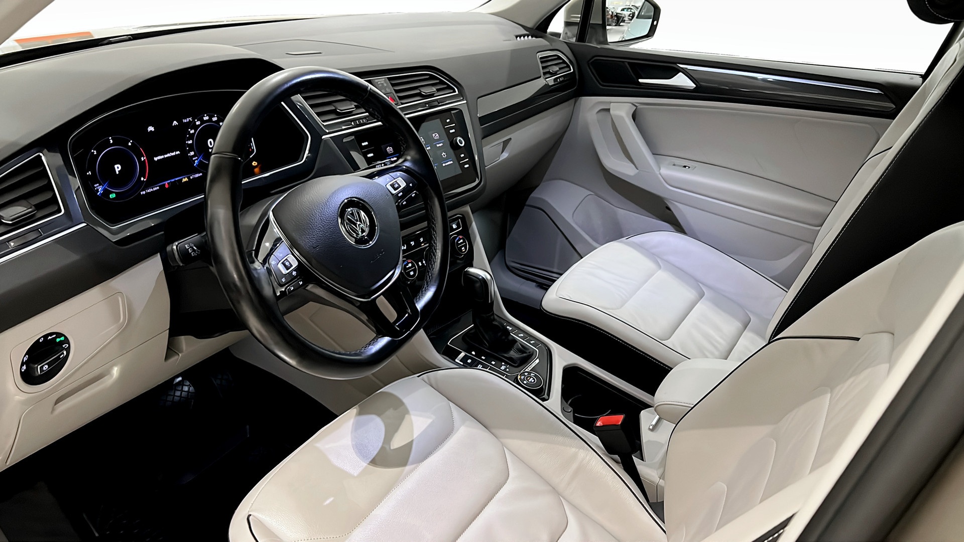 Volkswagen Tiguan DJD25E