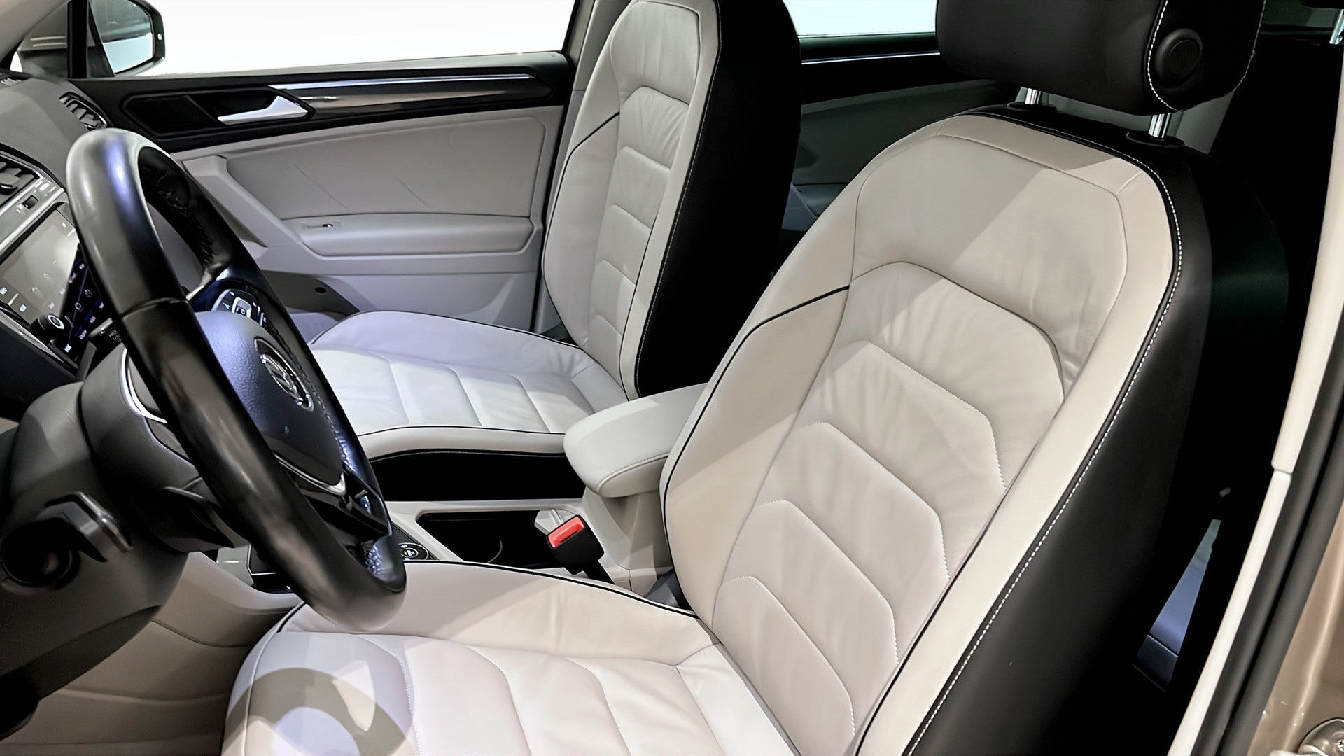 Volkswagen Tiguan DJD25E