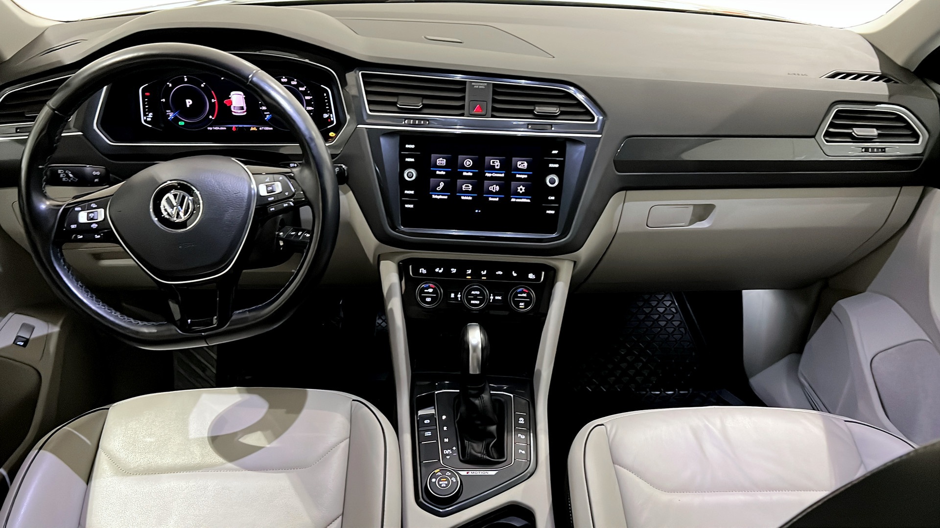 Volkswagen Tiguan DJD25E