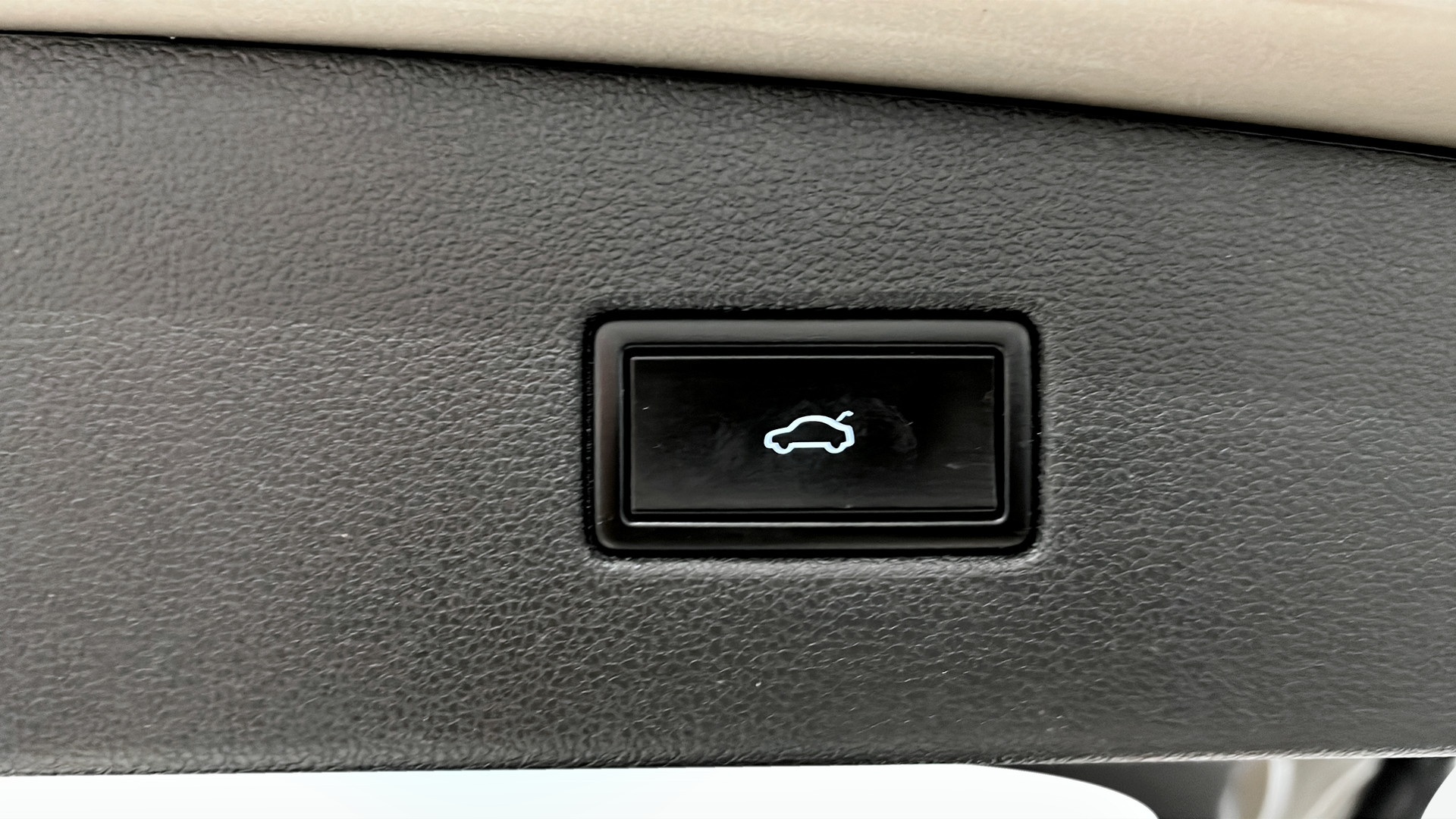 Volkswagen Tiguan DJD25E