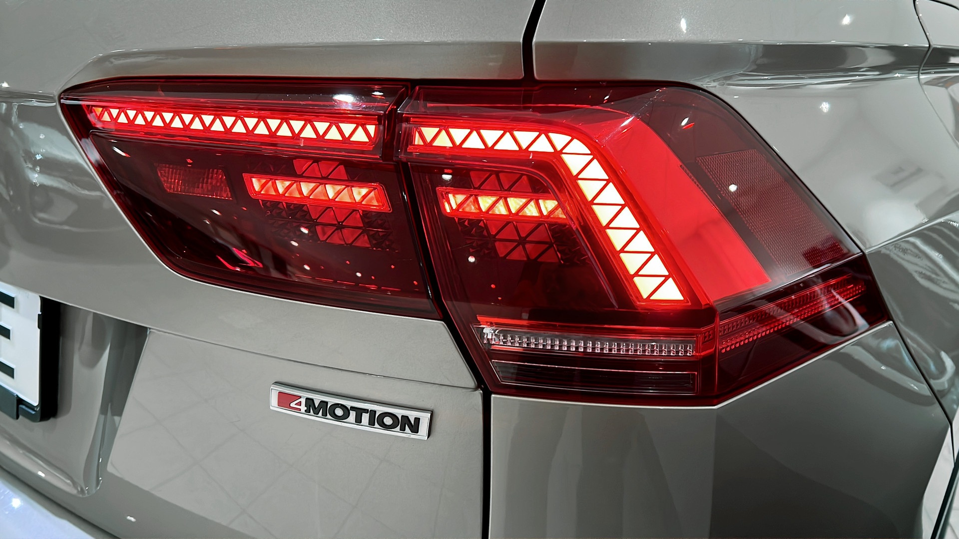 Volkswagen Tiguan DJD25E