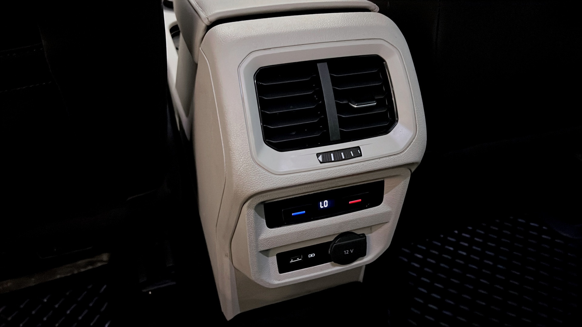Volkswagen Tiguan DJD25E