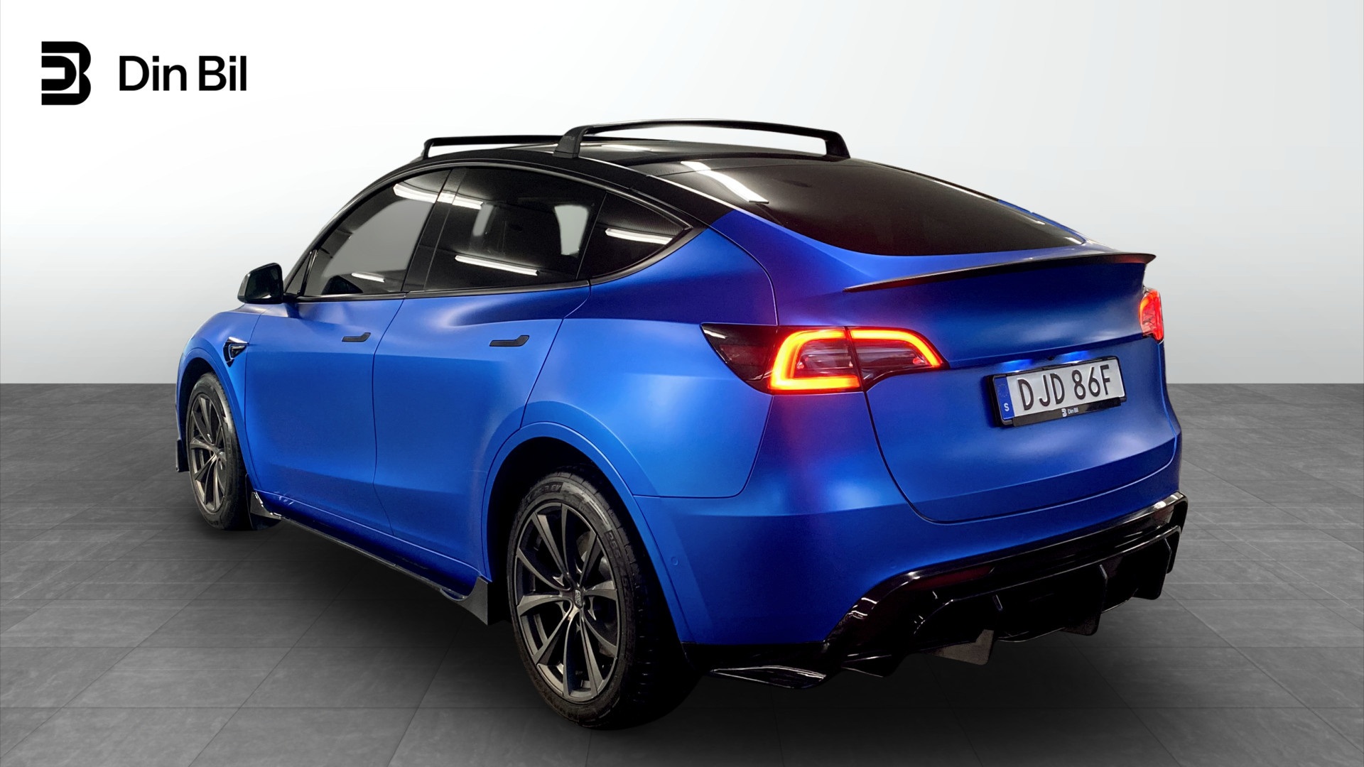 Tesla Model Y DJD86F