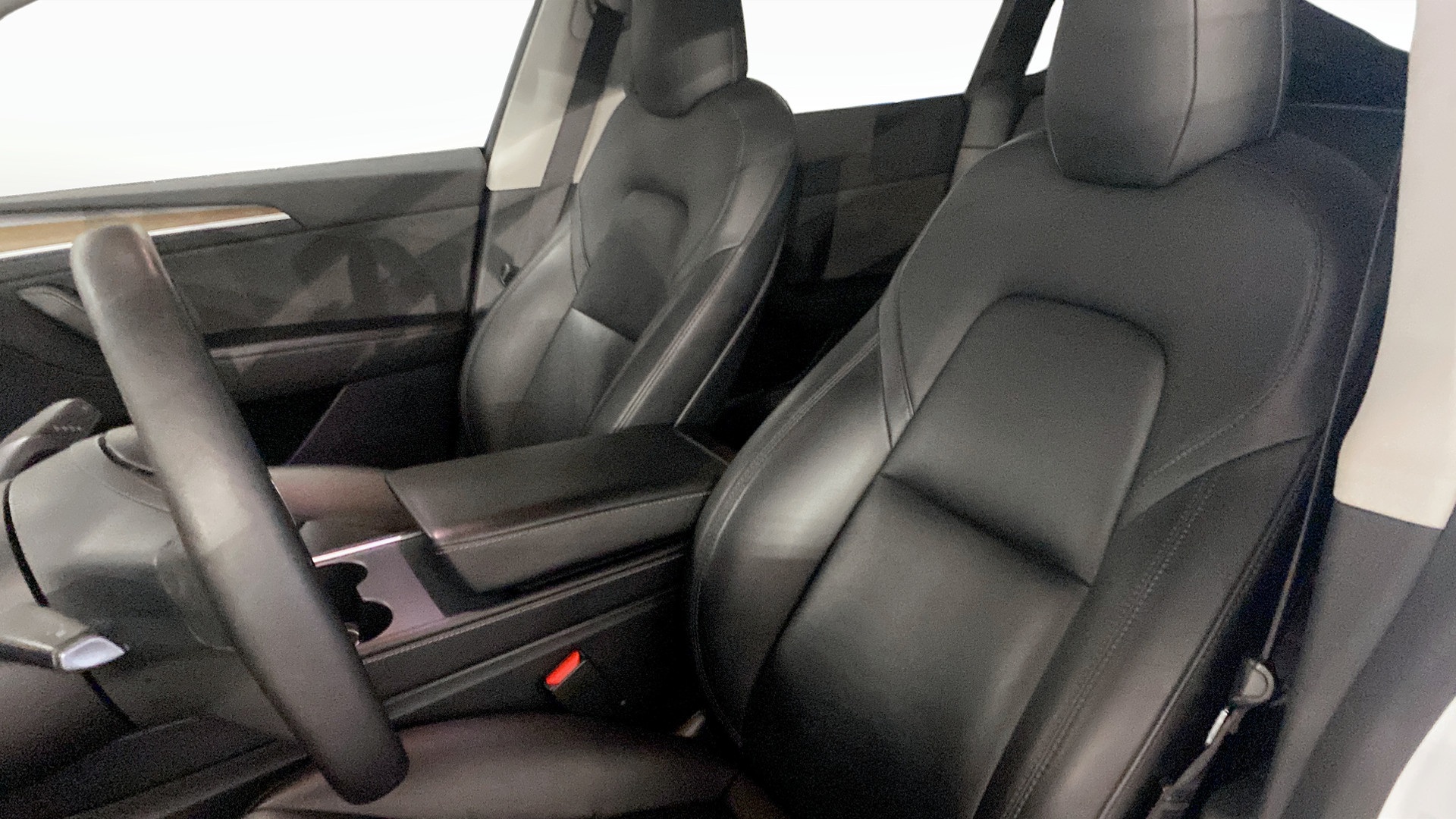Tesla Model Y DJD86F