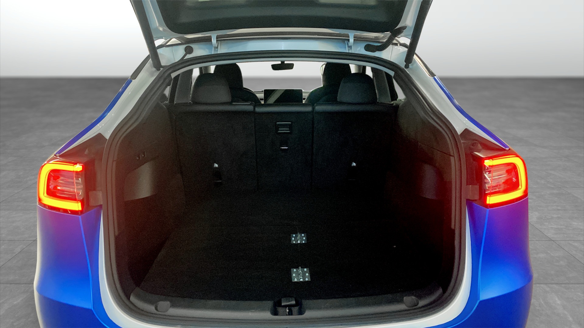 Tesla Model Y DJD86F