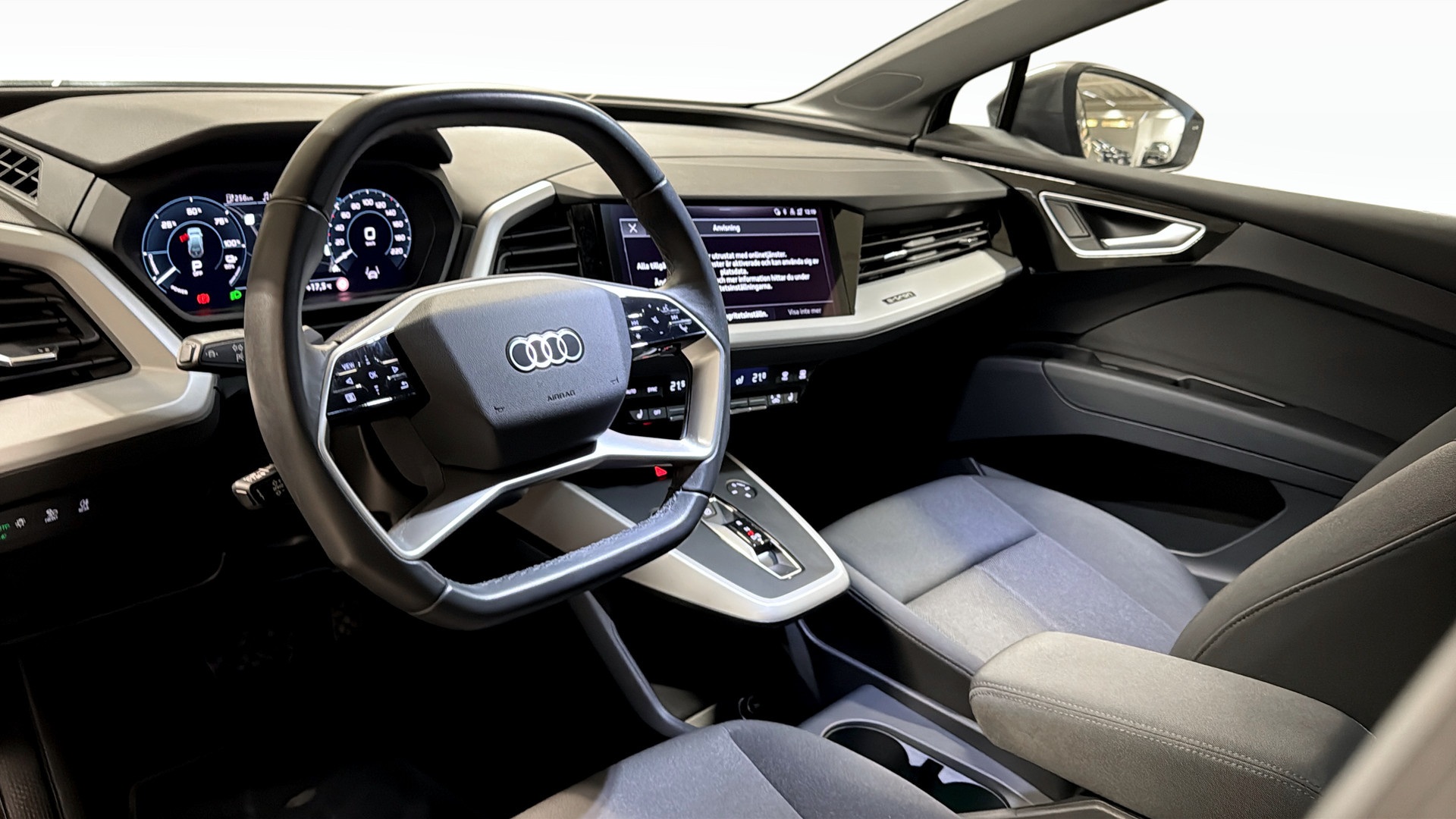 Audi Q4 e-tron DJL34F