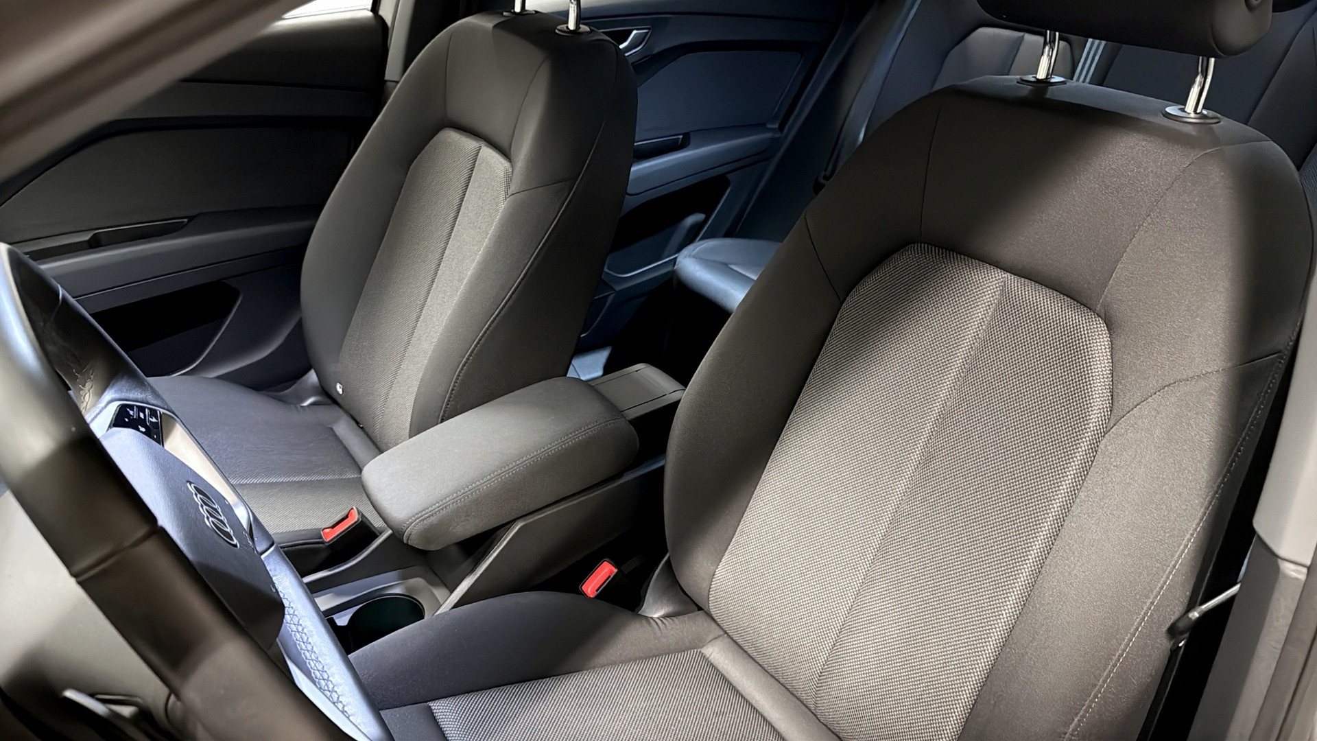 Audi Q4 e-tron DJL34F