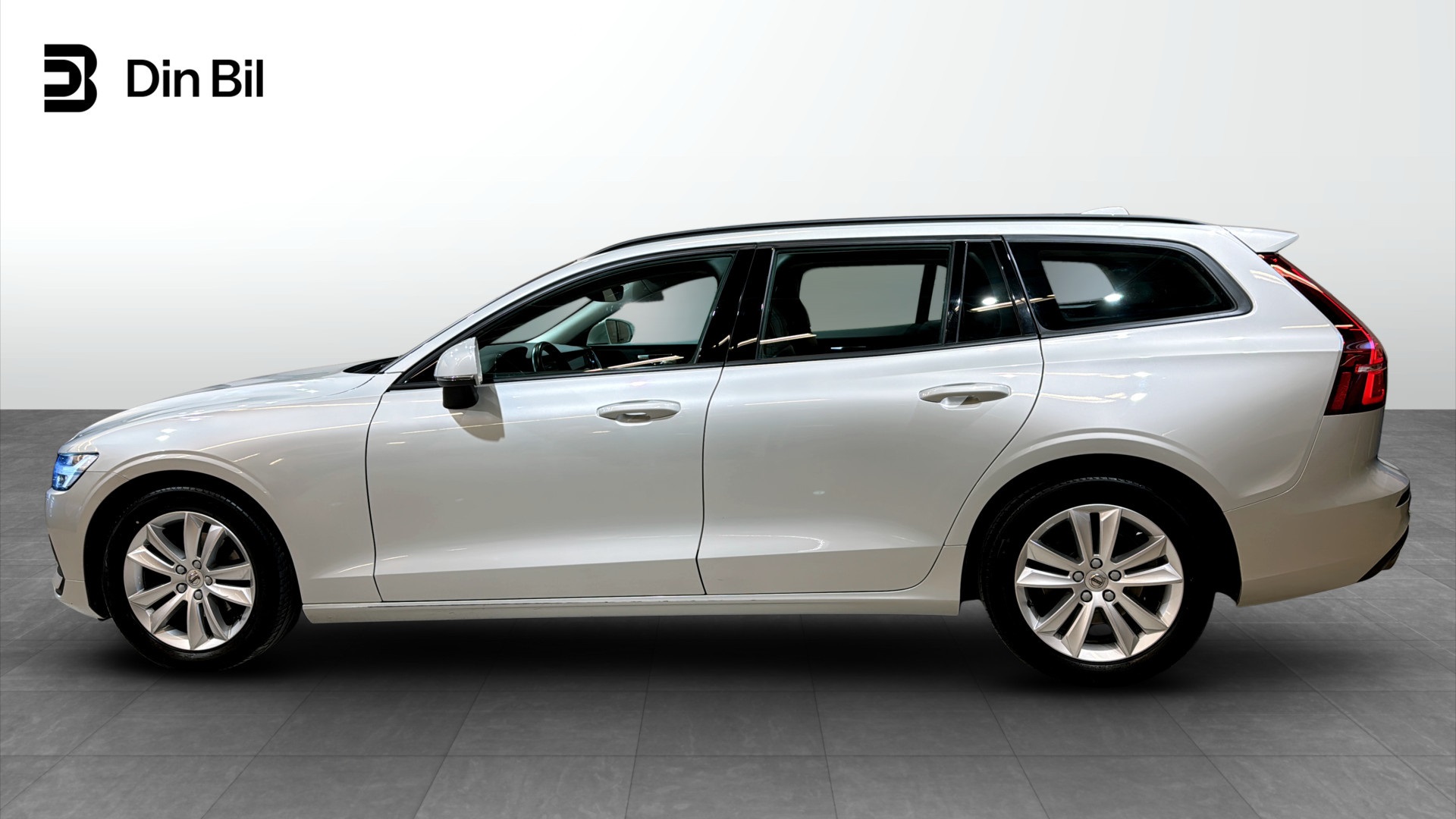 Volvo V60 DJS23A
