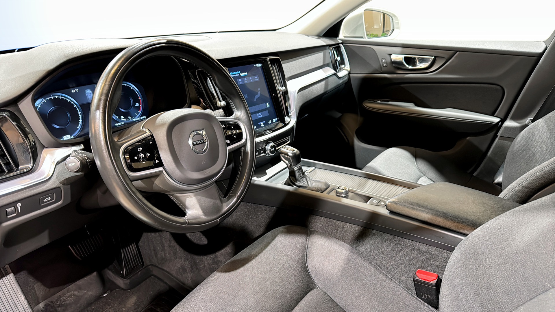 Volvo V60 DJS23A