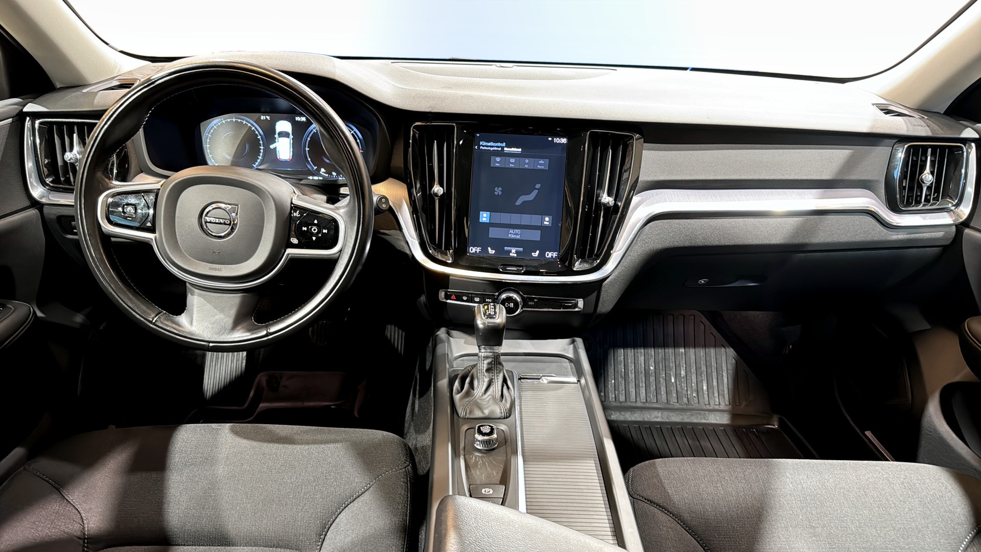Volvo V60 DJS23A