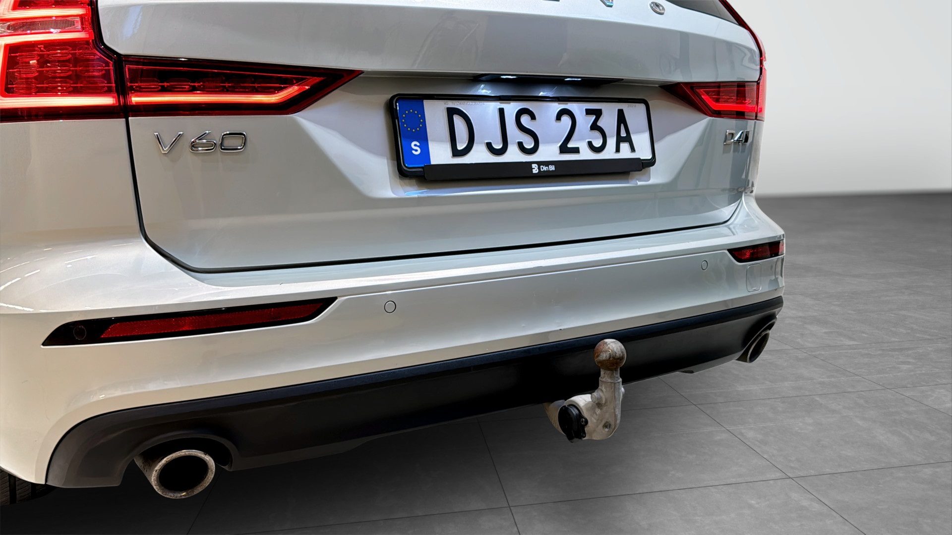 Volvo V60 DJS23A