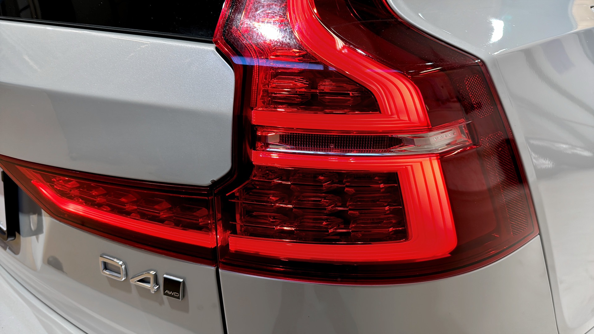 Volvo V60 DJS23A
