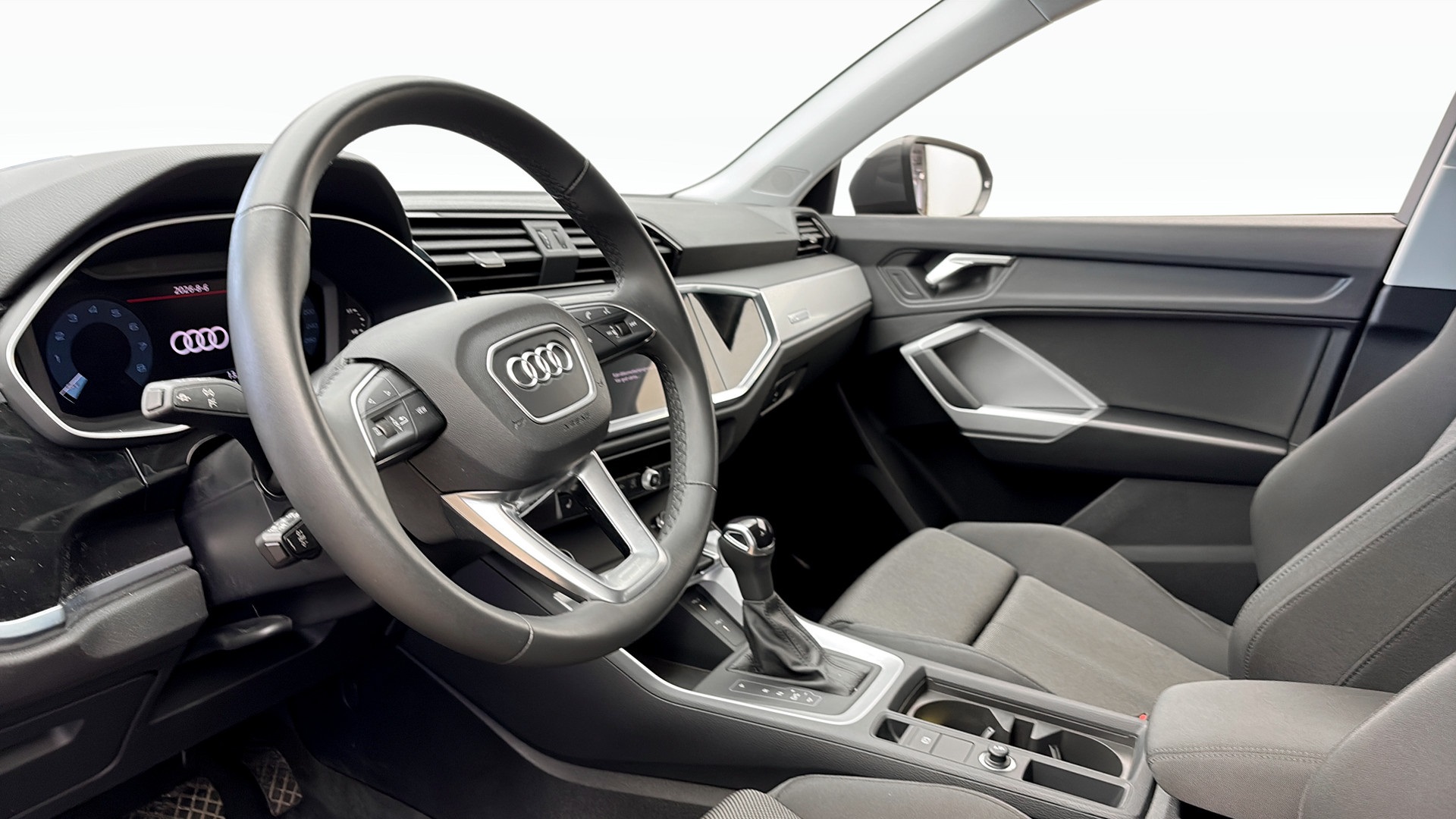 Audi Q3 DKM51J