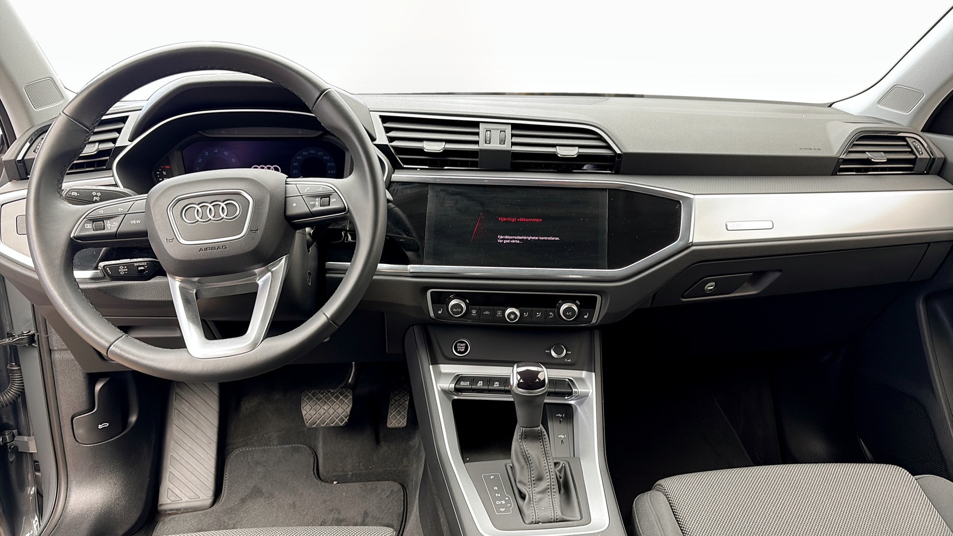 Audi Q3 DKM51J