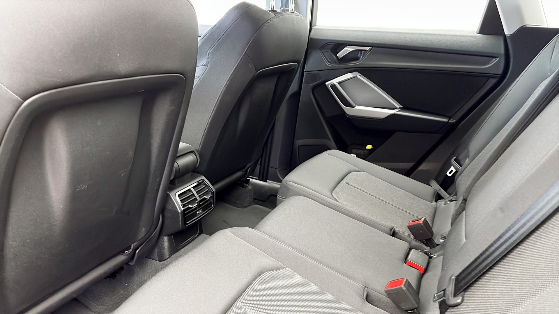 Audi Q3 DKM51J