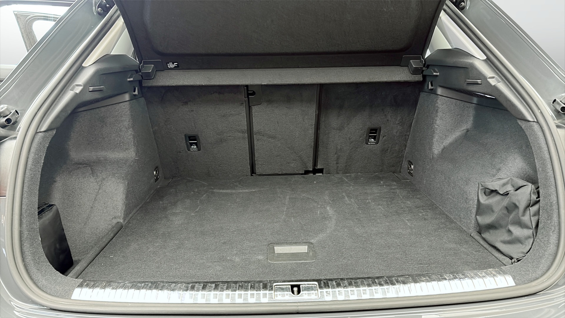 Audi Q3 DKM51J