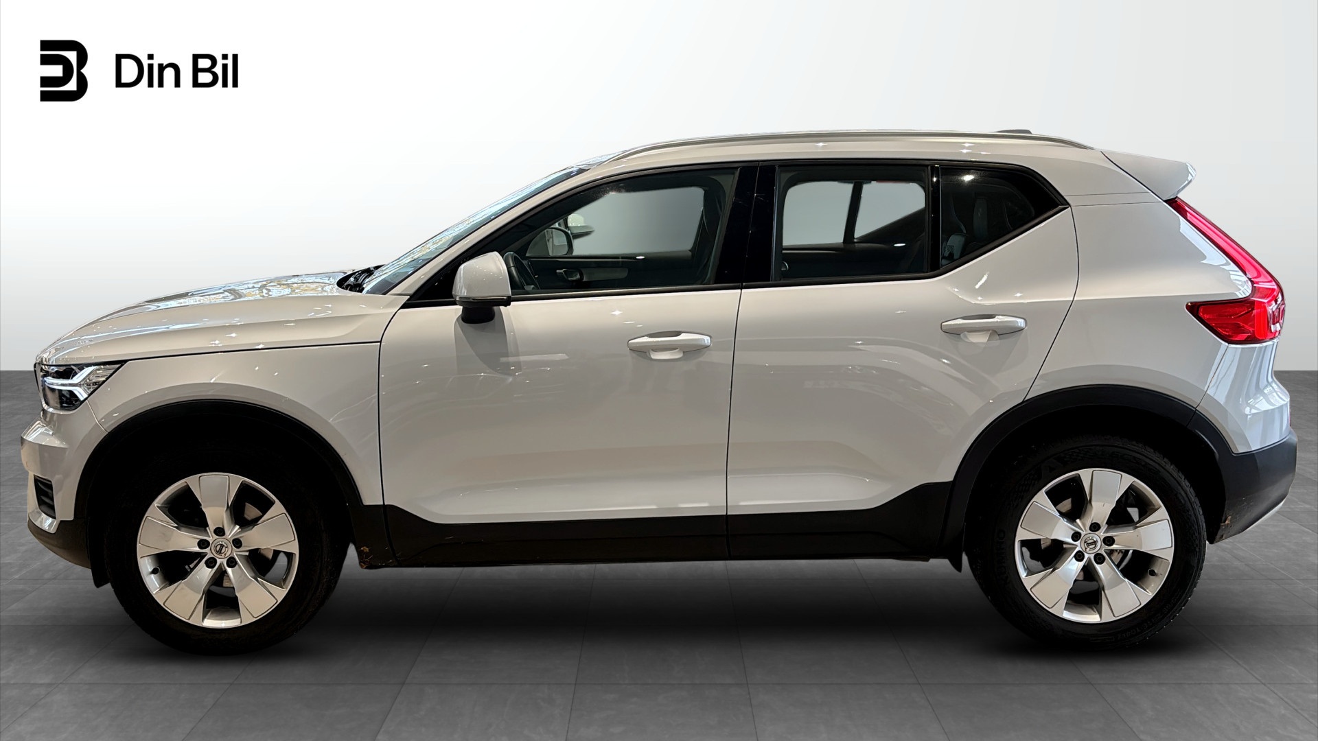 Volvo XC40 DLA64J