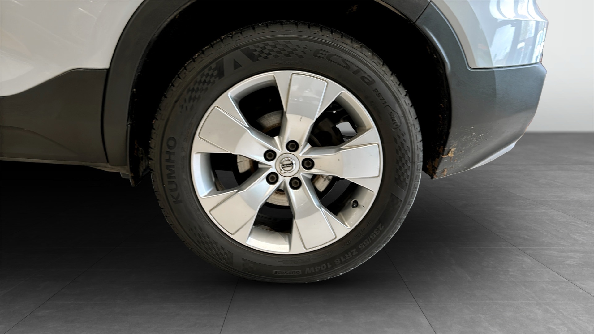 Volvo XC40 DLA64J