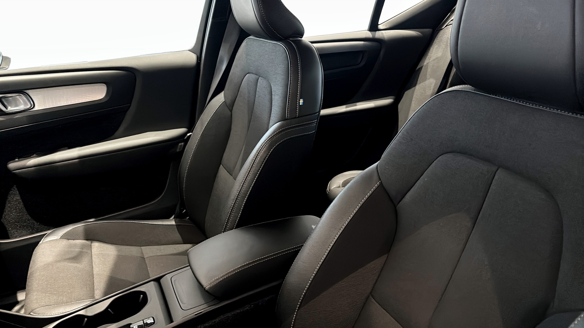 Volvo XC40 DLA64J