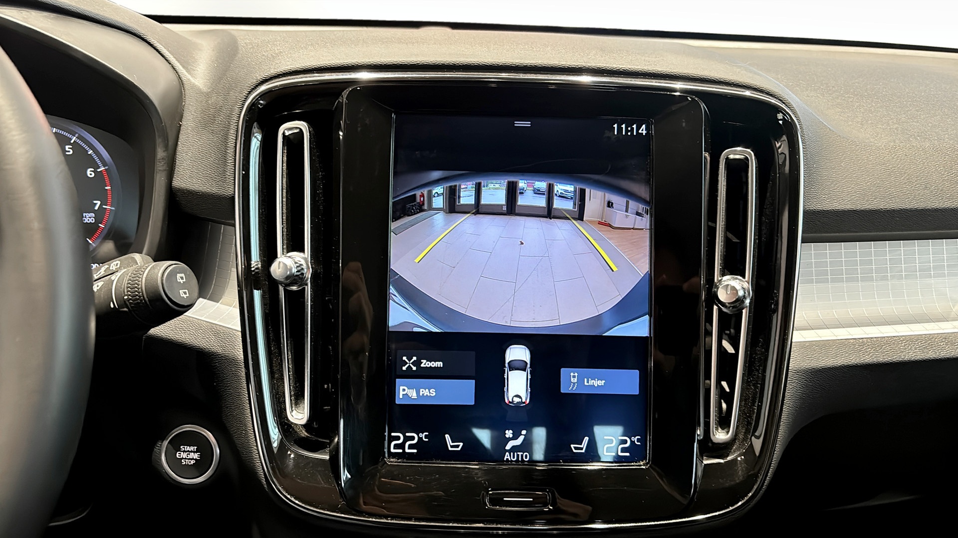 Volvo XC40 DLA64J