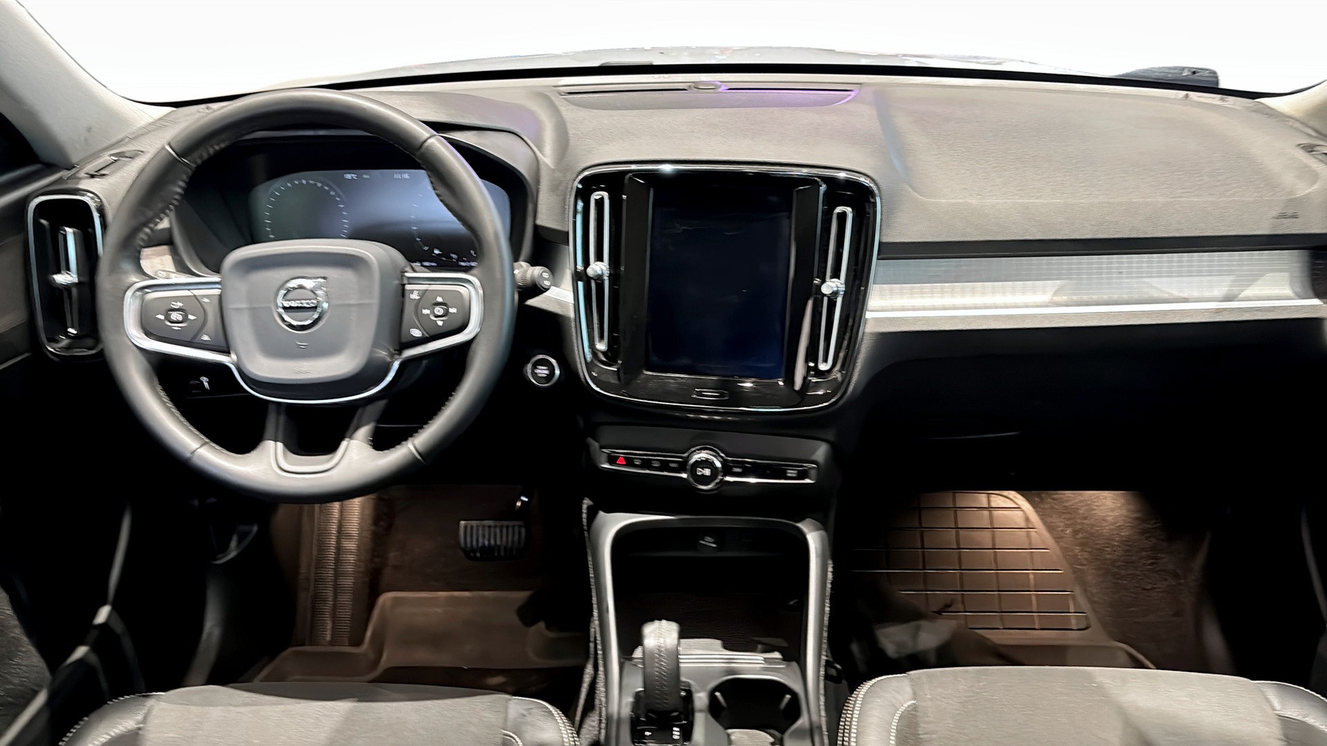 Volvo XC40 DLA64J