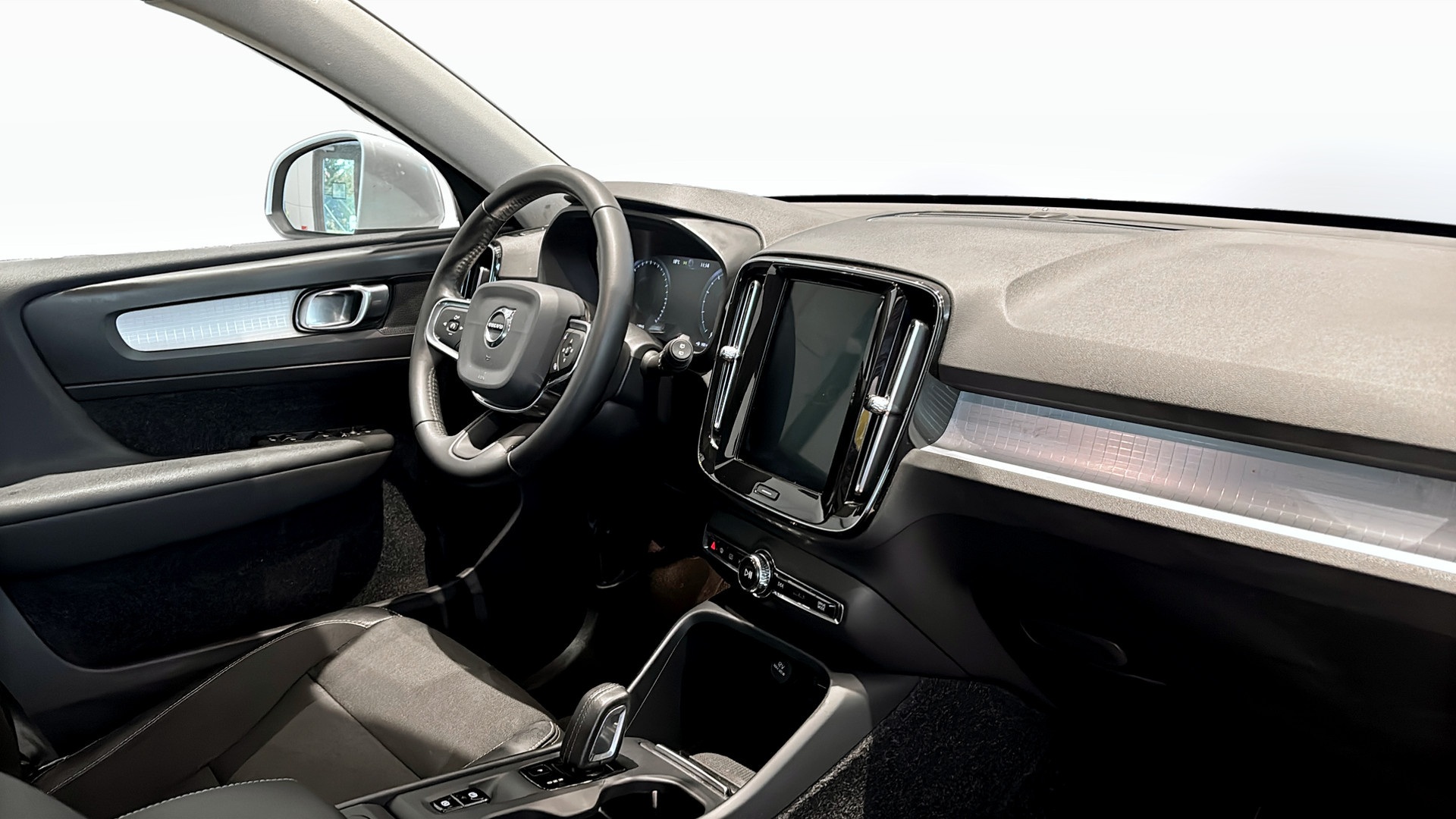 Volvo XC40 DLA64J