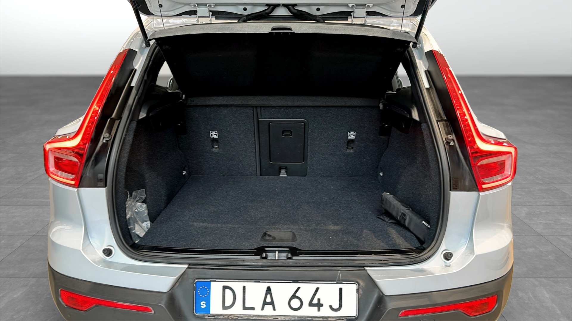 Volvo XC40 DLA64J