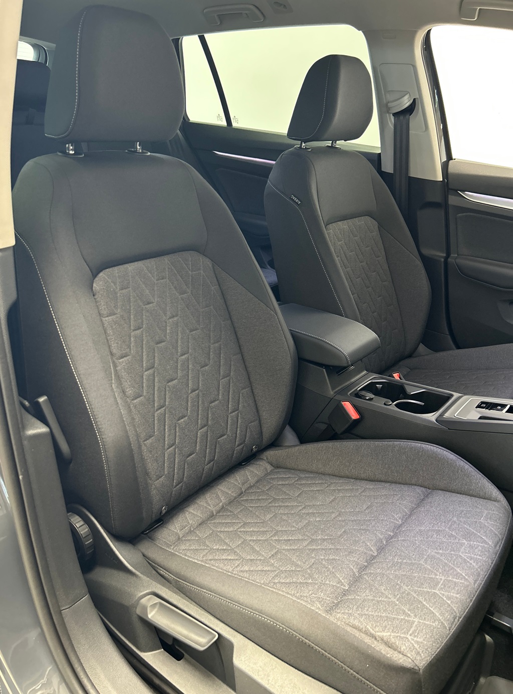 Volkswagen Golf Sportscombi DLH34W