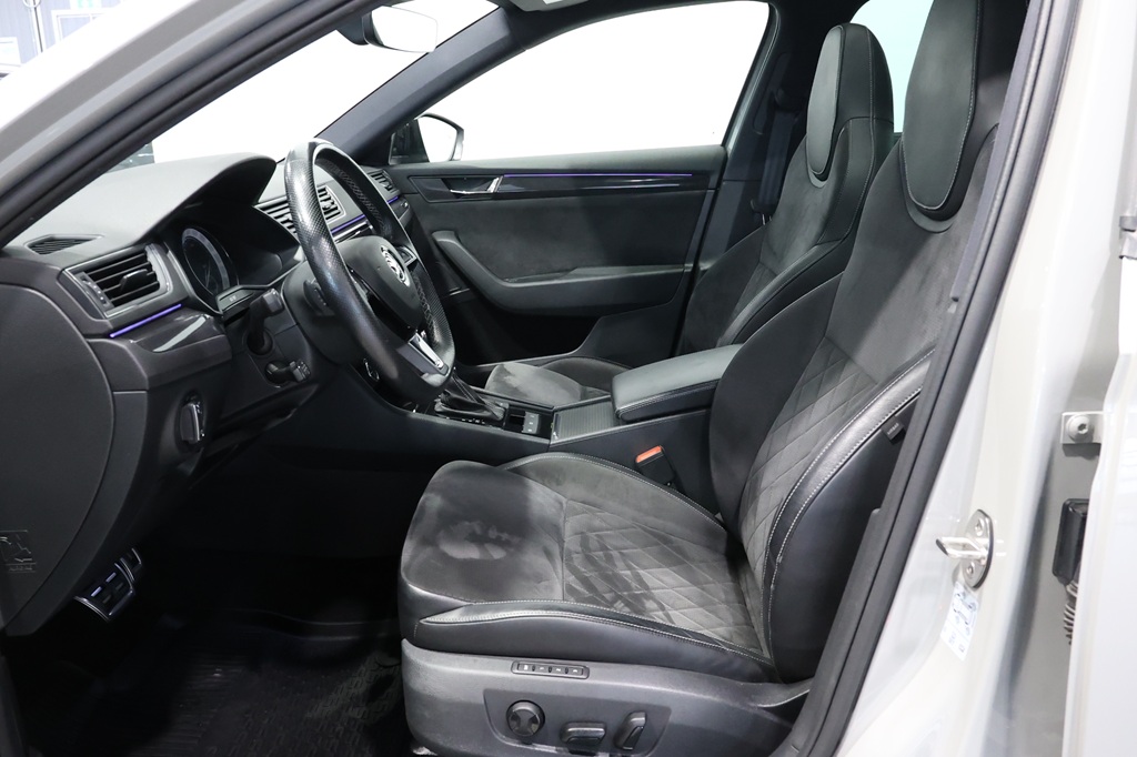 Skoda Superb Combi DLW368