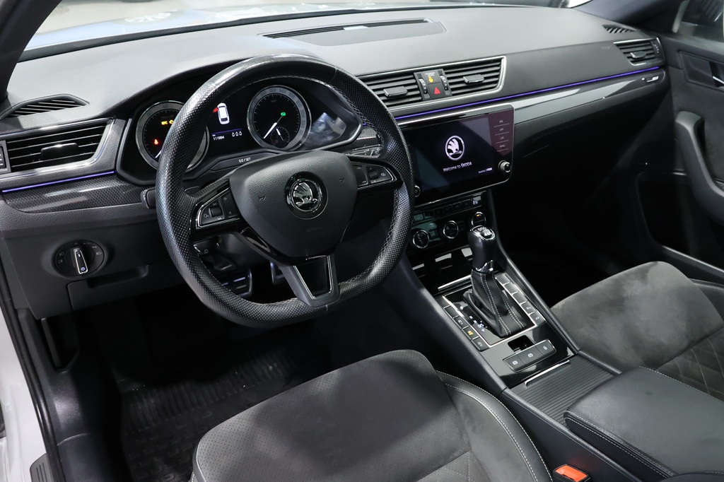 Skoda Superb Combi DLW368