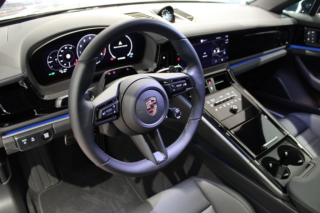 Porsche Panamera DMJ41A