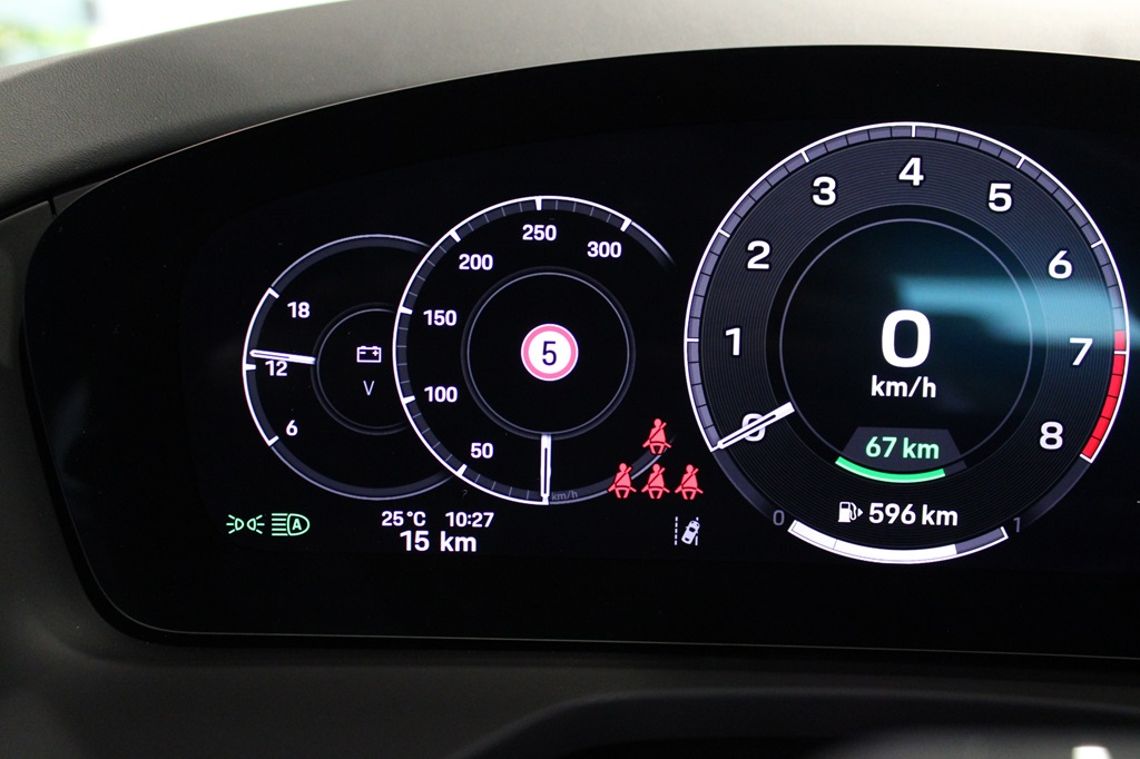 Porsche Panamera DMJ41A