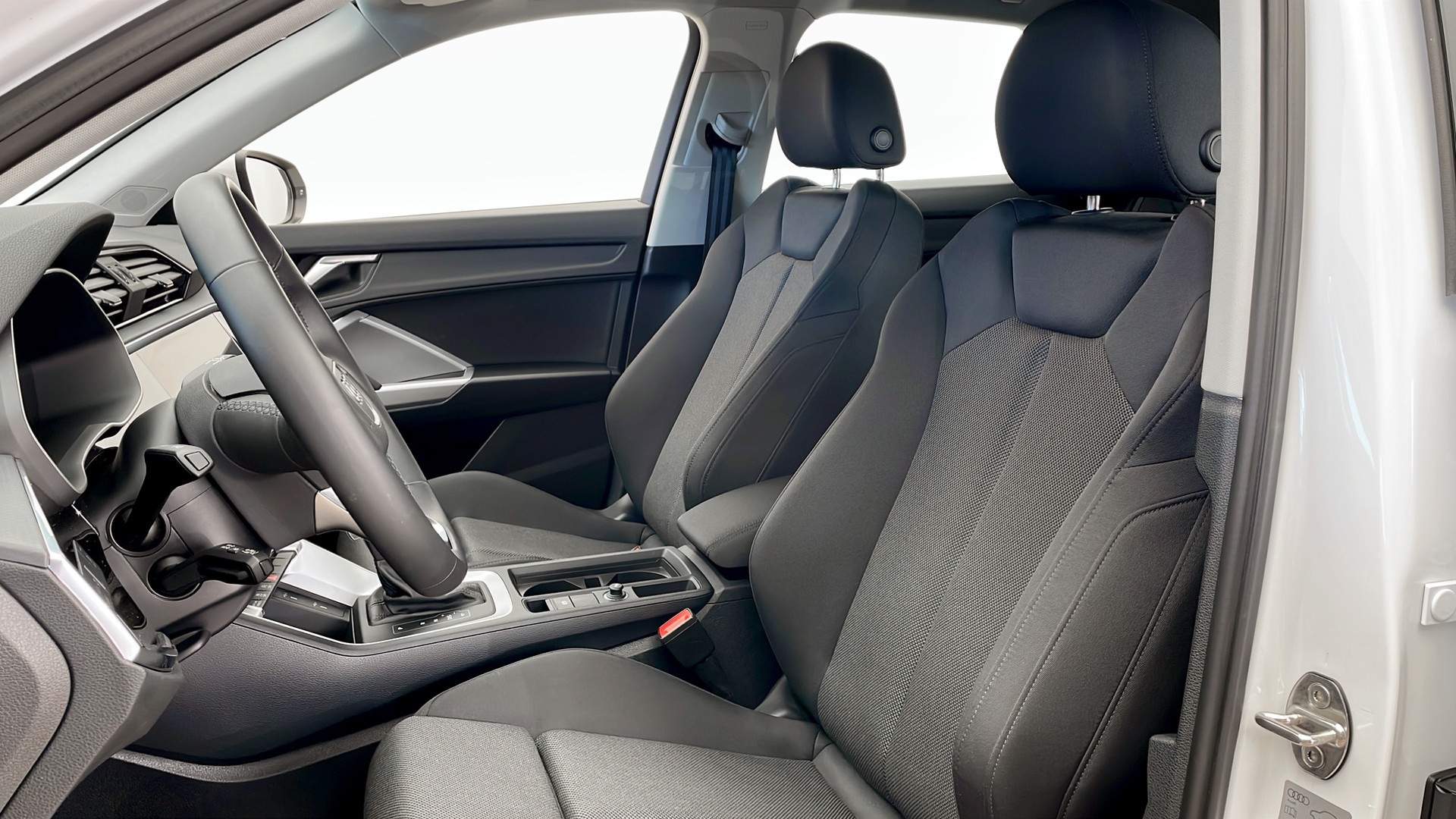 Audi Q3 DPG98G