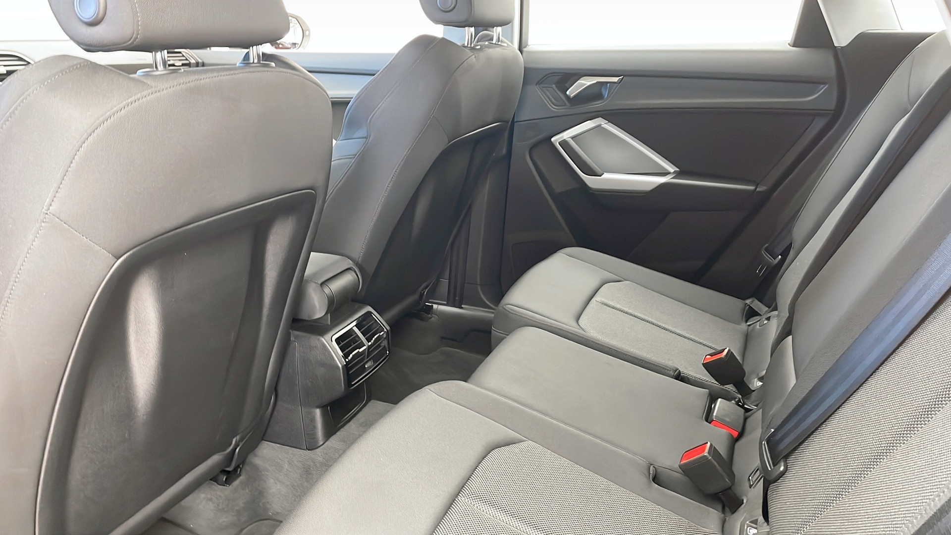 Audi Q3 DPG98G